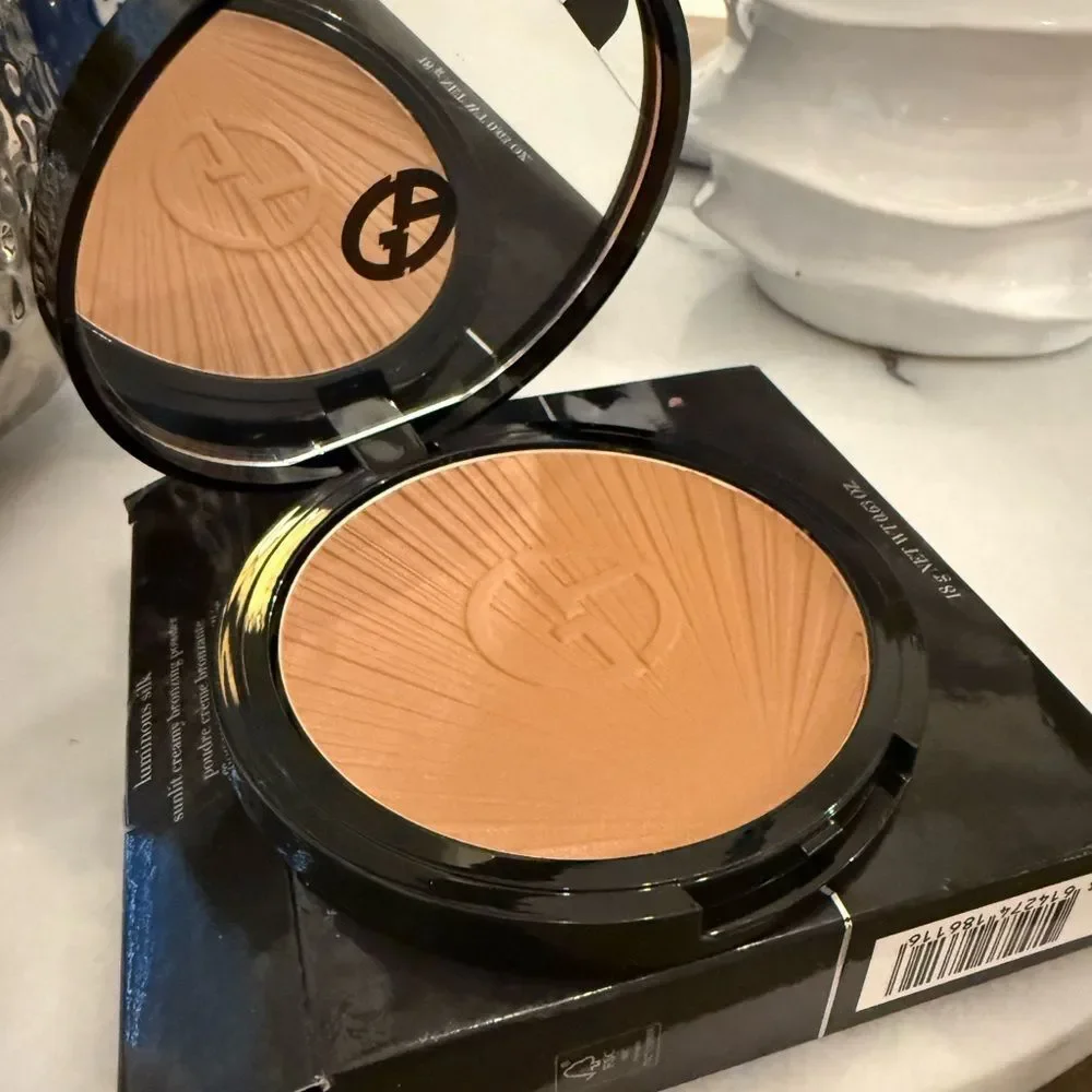 Armani LUMINOUS SILK CREAMY BRONZING POWDER in shade 90